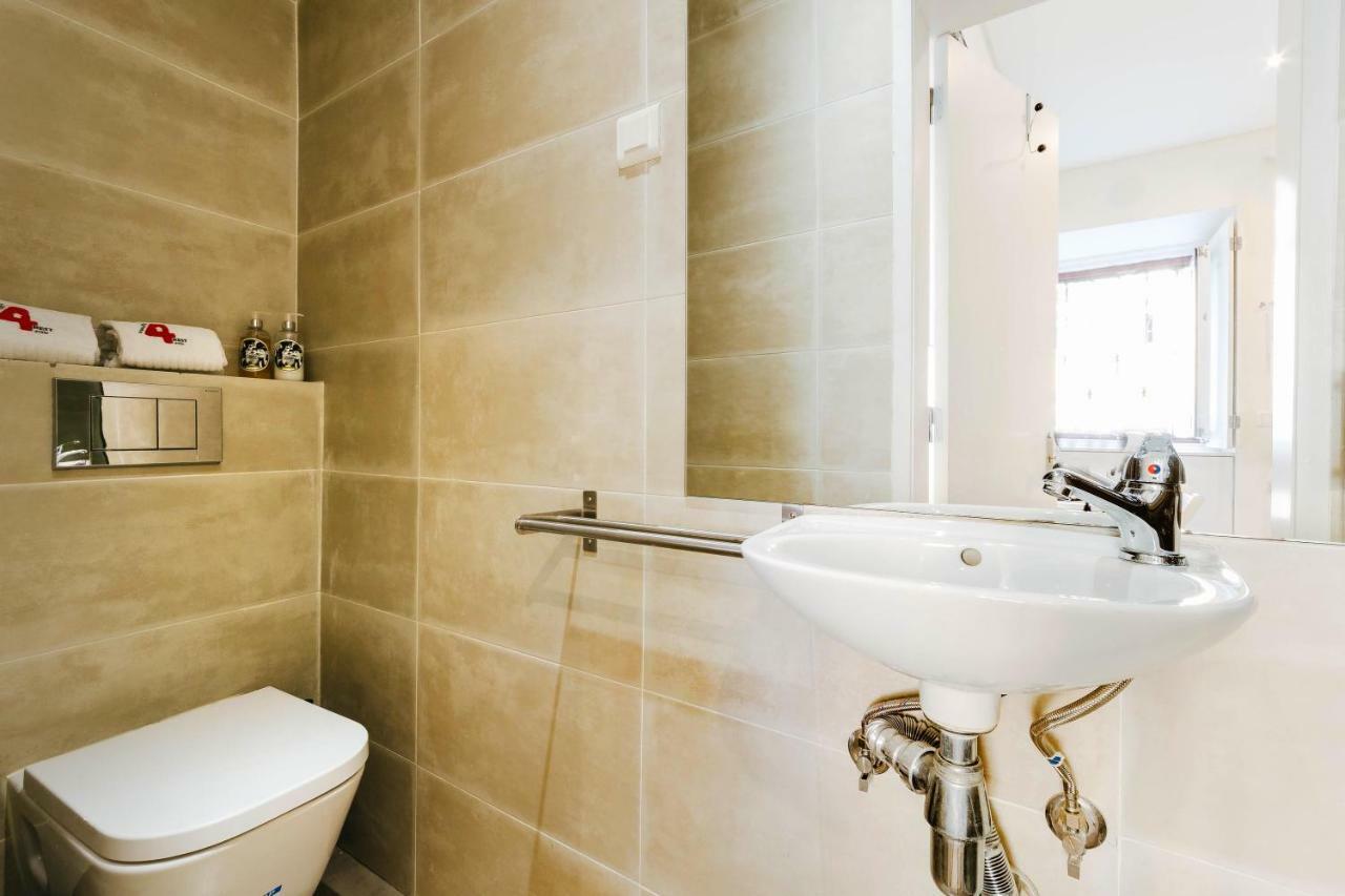Rent4Rest Lisbon Downtown Tiny Studio Apartments Exteriör bild